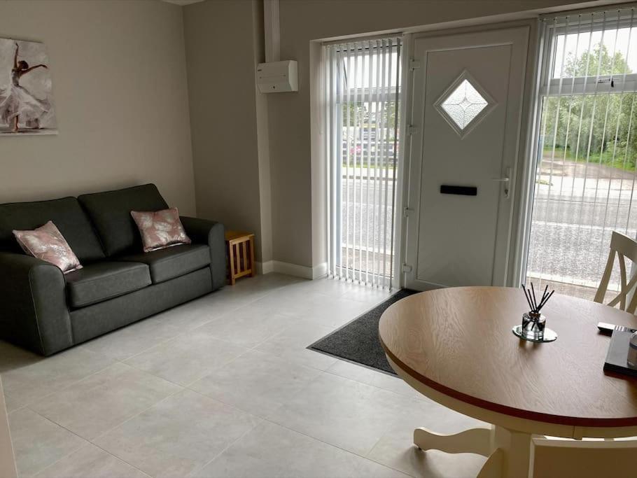 Erne Getaway No.7 Brand New 1 Bed Apartment Enniskillen Ngoại thất bức ảnh